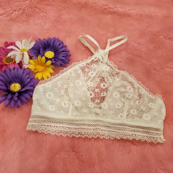 Victoria's Secret Other - Victoria Secret unlined lace halter bralette
